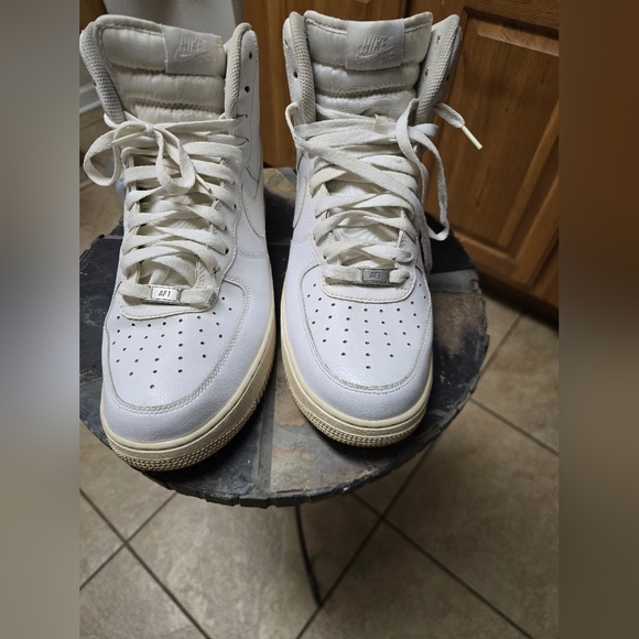 Mens White High-Top Air Force Ones Size 11 - Picture 8 of 9